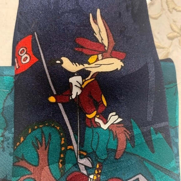 Looney Tunes Golf Necktie - Picture 5 of 6